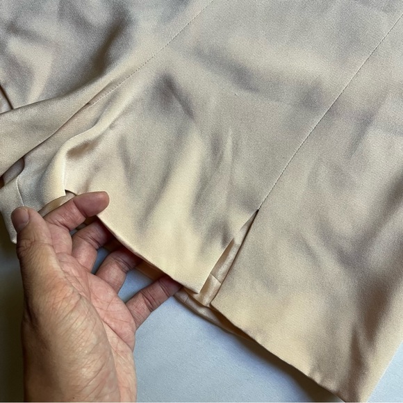 JENNIFER HOPE cream peach nude silk high rise slit shorts - Picture 2 of 5